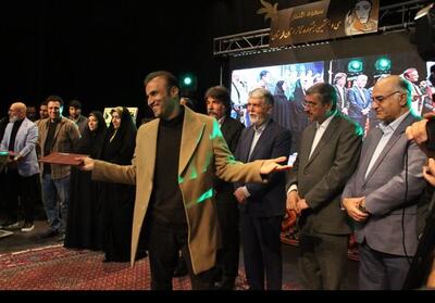  پرده پایانی جشنواره تئاتر لرستان با معرفی برترین‌ها فرود آمد - تسنیم