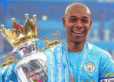  رسمی: خداحافظی اسطوره منچسترسیتی