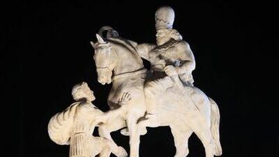  فلسفه نصب مجسمه والرین در میدان انقلاب تهران چیست؟