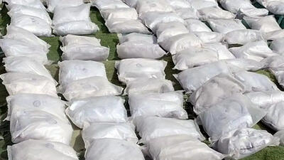  کشف بیش از ۳۶ کیلوگرم شیشه از یک دستگاه تریلر