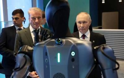  رقص اولین ربات انسان‌نمای روسیه برای پوتین