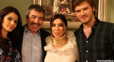  نگاه روز |دورهمی مادر و دختر مشهورِ سریال عشق ممنوع 🌟 عکس امروز 1404