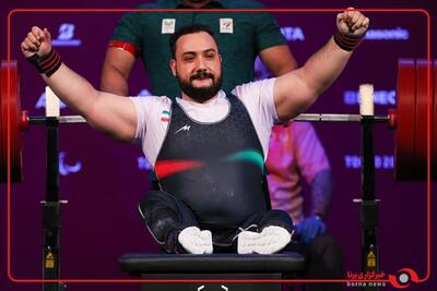  روح الله رستمی نماینده وزن ۸۰+ کیلوگرم تیم ملی پارا وزنه برداری در حرکت نخست خود موفق  به مهار وزنه ۲۲۵ کیلوگرمی شد