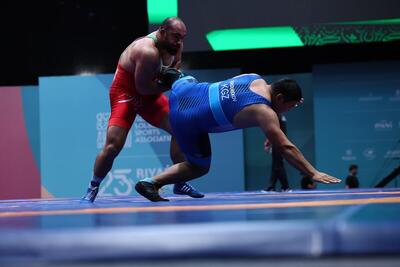  تاج‌گذاری در ریاض؛ زارع طلای سنگین‌وزن را به گردن آویخت