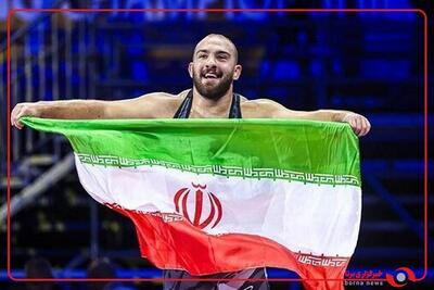  دور افتخار و سلام نظامی زارع به پرچم مقدس ایران