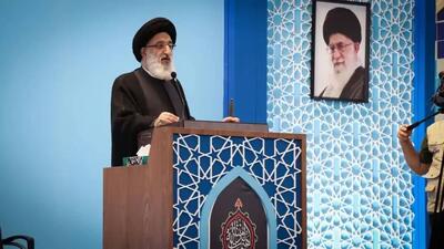  امام جمعه کرج: جمهوری اسلامی با اتکا به خدا و رهبری در برابر آمریکا و غرب کوتاه نمی آید
