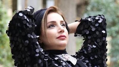  ترمه فیروزه‌ای رویایی و استایل منحصر بفرد شبنم قلی‌خانی / زنی قجری در دل مدرنیت!