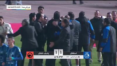  ببینید؛ بوسه جنجالی آسانی بعد از گلزنی مقابل پادیاب و کارت زرد