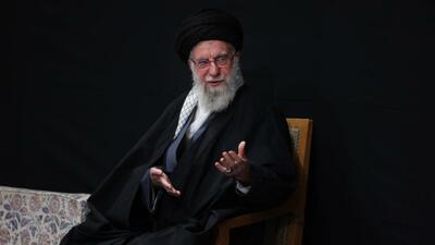  تصاویر اولین شب مراسم عزادارای ایام شهادت حضرت زهرا(س) با حضور رهبر انقلاب اسلامی