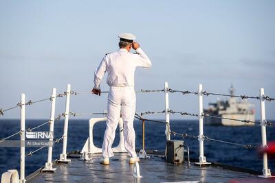  جانشین نیروی دریایی ارتش: پرچم ایران با اقتدار در پهنه اقیانوس‌ها به اهتزاز درآمده است