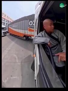  ویدئویی پر بازدید از مهارت یک راننده تریلی معبد شائولین