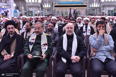  گردهمایی دانشجویان و طلاب بسیجی در حرم مطهر امام خمینی (س)
