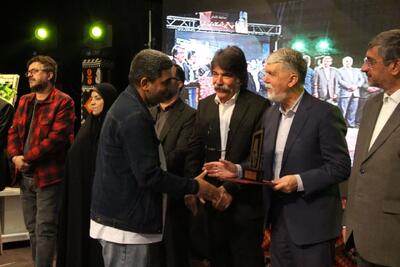  برگزیدگان سی‌وهفتمین جشنواره تئاتر لرستان معرفی شدند