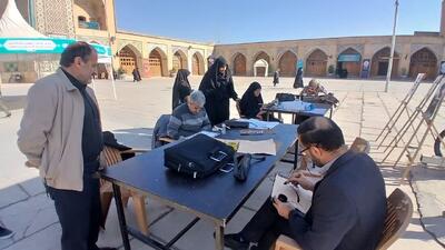  برگزاری جلسه بداهه‌نویسی خوشنویسی در مسجدالنبی قزوین