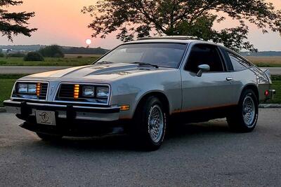  داستان پونتیاک سان‌برد اسپرت، برادر کوچک فایربرد که شکست خورد - پدال