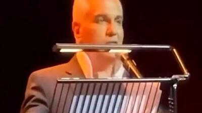  آواز معروفا؛ مهران مدیری آهنگ زیرخاکی سوغاتی رو تو کنسرت دبی خوند/ ملت چه همراهی کردن