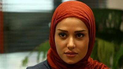  نگاهی به خانه ابدی پدر پریناز ایزدیار، مهناز فیلم زن و بچه با سنگ نوشته زیبایی از شعر حافظ/ روحش شاد و یادش گرامی+عکس