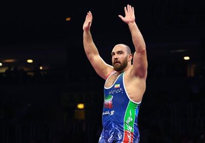  دور افتخار امیرحسین زارع با پرچم مقدس ایران + فیلم