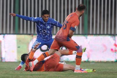  بررسی کارشناسی داوری دیدار استقلال و پادیاب؛ پنالتی جنجالی صحیح نبود؟