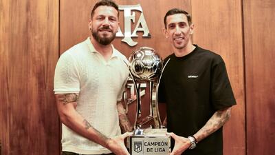  جنجال تازه در فوتبال آرژانتین؛ فدراسیون یک جام ساختگی را به تیم آنخل دی ماریا هدیه داد