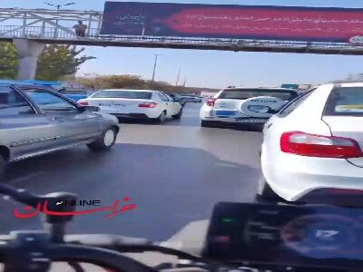  فرار راننده نیسان بعد از تصادف در صدمتری مشهد