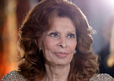  «سوفیا لورن» در مراسم رونمایی از یک فیلم در پاریس؛ سال 1335