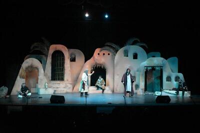  نمایش «خورشید پشت در» روی صحنه تالار اندیشه