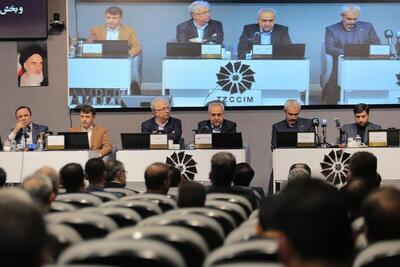  مطالبات رسمی در محورهای مختلف توسعه آذربایجان شرقی به وزیر اقتصاد ارائه شده است