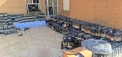  کشف کارگاه غیرمجاز تولید مشروبات الکلی در پوشش نوشیدنی‌های مجاز در اندیمشک