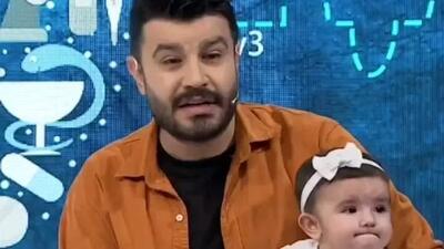  غافلگیری عجیب مجری معروف با نمایش دخترش در پخش زنده!
