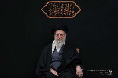  لحظه ورود رهبر معظم انقلاب به حسینیه امام خمینی(ره)