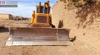  حراج ماشین الات زیر قیمت (شرکت احداث و بهره برداری) شامل :بلدوزر، کامیون باری، کمپرسور و...