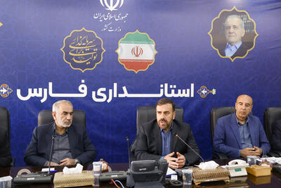  استاندار فارس: عقب‌ماندگی در توسعه فیبرنوری پذیرفتنی نیست/ تعیین تعرفه‌ اپراتوراها در چارچوب قانون صورت گیرد