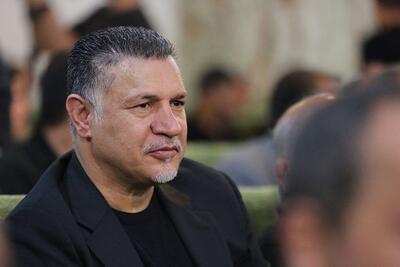  این عکس علی دایی در کنار خواننده لس‌آنجلسی جنجالی شد