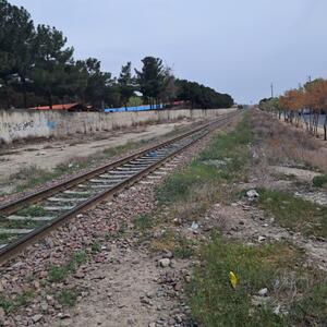  شهروندان خواستار رسیدگی فوری به وضعیت نابسامان ایستگاه راه‌آهن پرند شدند
