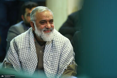  سردار نقدی: اگر واقعاً ما می‌خواستیم بمب اتم بسازیم، ۱۰ باره آن را ساخته بودیم/ ما تابع ولایتیم و حکم ولی فقیه دایر بر حرمت سلاح هسته‌ای برای ما فصل‌الخطاب است/ نتانیاهو تا حالا بیشتر از هشت بمب هسته‌ای برای انقلاب اسلامی کار کرده است!