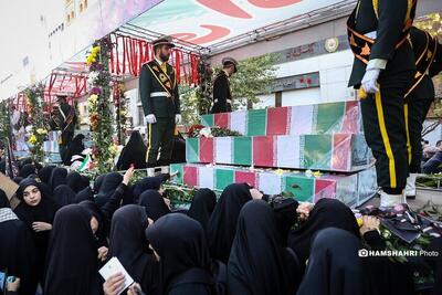  تشییع پیکر‌های مطهر ۳۰۰ شهید گمنام در سالروز شهادت حضرت زهرا (س)