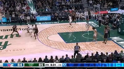  ببینید | پنج حرکت برتر در بازی‌های شب گذشته لیگ حرفه‌ای بسکتبال NBA