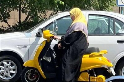  ببینید |  ویدیویی جالب از موتورسواری یک زن با چادر در تهران
