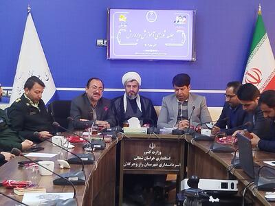  پاکمهر: عوامل فرهنگی و خانوادگی در شکل‌گیری هویت دانش‌آموزان مؤثرند