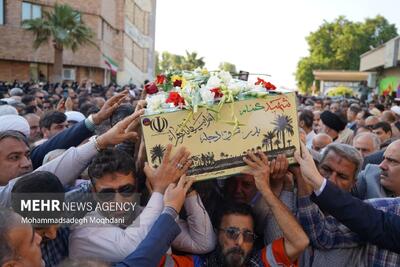  استقبال پاسداران نیروی زمینی از پیکر شهید گمنام در مرزهای جنوب غربی