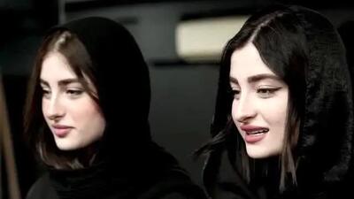  فیلم / سارا و نیکا استاد آموزش بازیگری شدند و کلاس بازیگری راه انداختند .../  غوره نشده مویز شدند ...