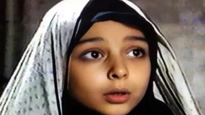  عکس / تغییر چهره زیبای خانم بازیگر خردسال «مونا غمخوار» در 38 سالگی ... /  جذاب و باوقار با تیپ و استایل تینیجری ...