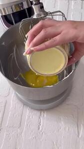  فیلم طرز تهیه کیک وانیلی نرم و خوشمزه