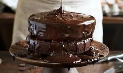  طرز تهیه کیک شکلاتی فقط در ۵ دقیقه؟ ؛ بدون فر و همزن