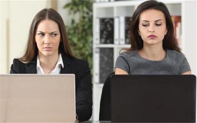  چگونه رفتار آدم‌های حسود را مدیریت کنیم؟ راهنمای کامل برای برخورد با حسادت دیگران