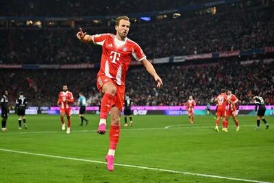  تساوی پرگل، کامپک انتزاعی و برد با تیم بایرن مونیخ ، اشتوتگارت ، لورکوزن و دورتموند