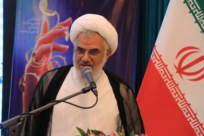  تاکید امام جمعه بندرعباس بر نقش راهبردی سواحل مکران در آینده اقتصادی ایران