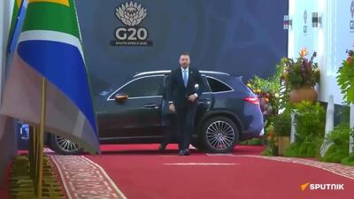  ماکسیم اورشکین، معاون رئیس هیئت روسیه برای شرکت در اجلاس سران گروه 20 در ژوهانسبورگ به محل برگزاری این اجلاس رسید.