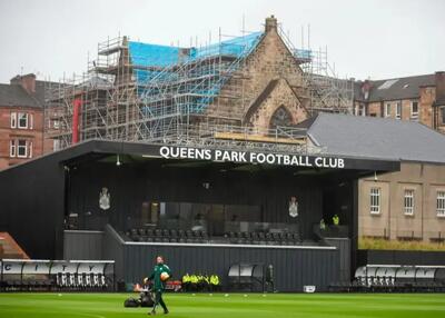  وقتی چمن خراب است بازی را لغو می‌کنند